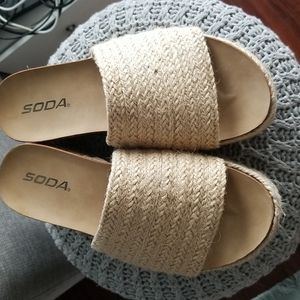 Sandals size 6.5